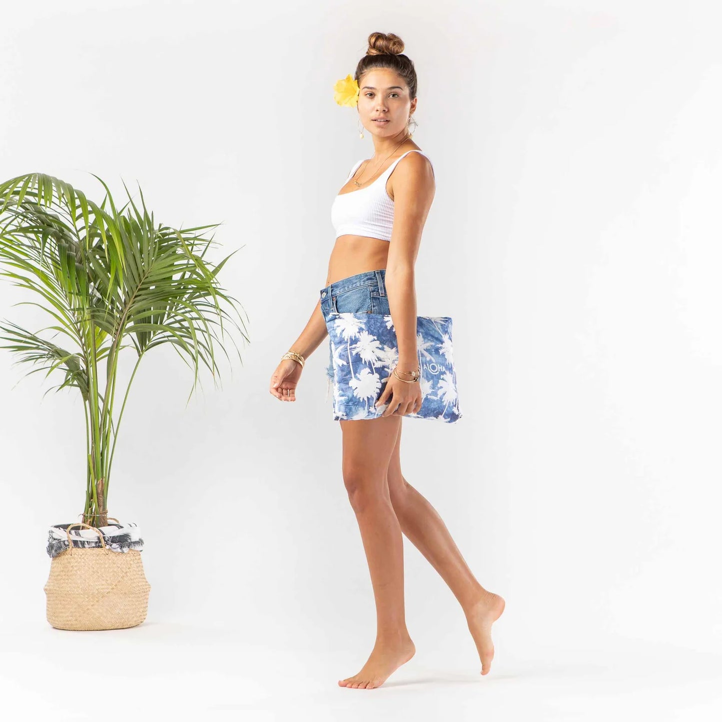 Coco Palms Max Pouch