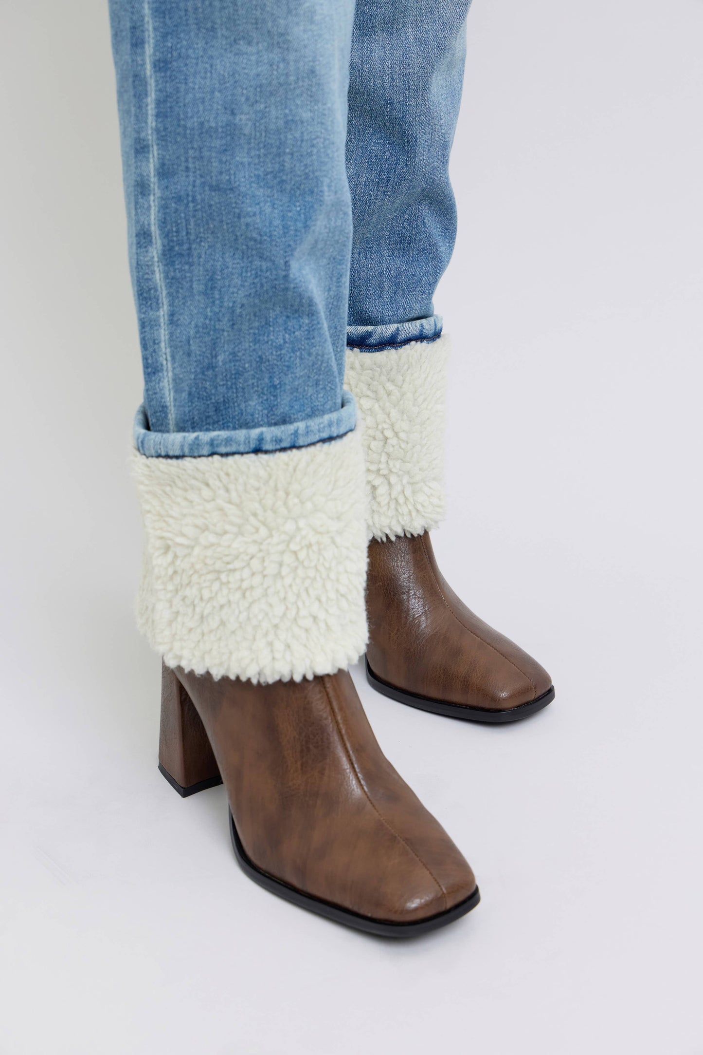Judy Blue MR Sherpa Cuff Straight Leg Jeans