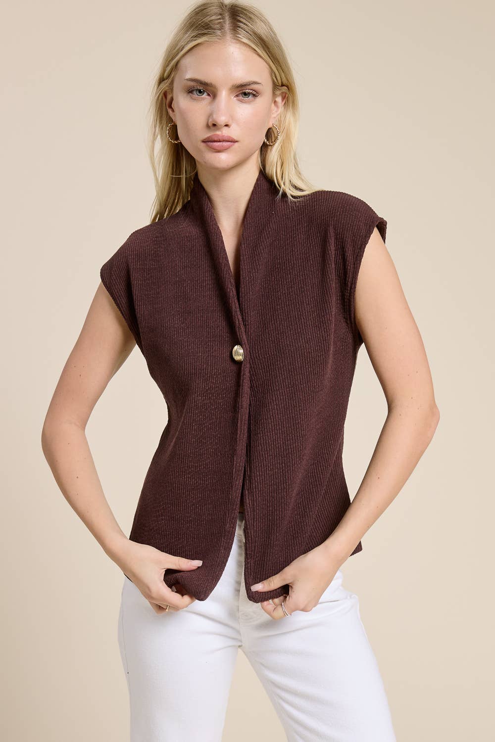 Thea Vest